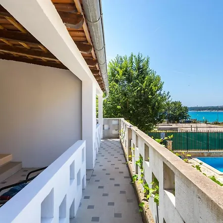 Apartment Dino - 100m From Beach *