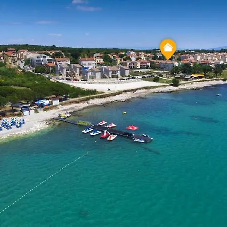 Apartment Dino - 100m From Beach Medulin